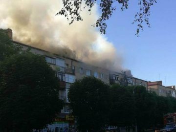 Пожежу у луцькій багатоповерхівці гасили 34 рятувальники