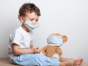 «Омікрон» у дітей маскується під кишкові розлади та атакує найменших