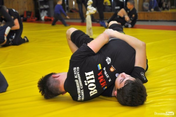 Сила духу та міць тіла: де з луцьких підлітків роблять воїнів