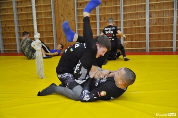 Сила духу та міць тіла: де з луцьких підлітків роблять воїнів