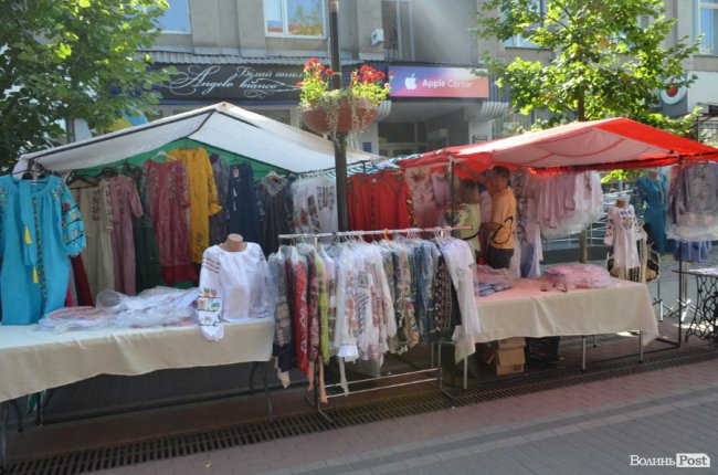 Ярмарок на «Лесі»: що особливого лучанам пропонують купити у національне свято. ФОТО