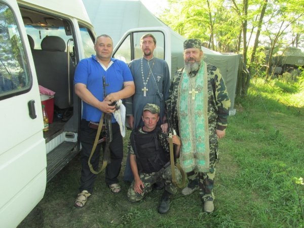 Волинські священики привезли допомогу військовим у зону АТО. ФОТО 