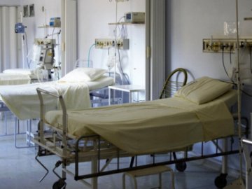 Аби швидше вийти з «червоної» зони, у лікарнях Волині збільшили кількість «ковідних» ліжок
