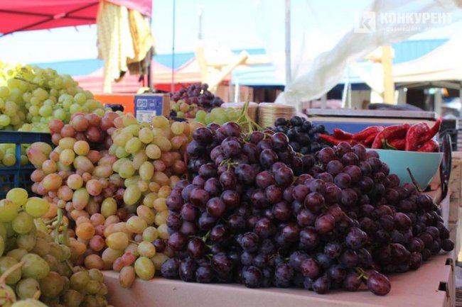 Скільки коштують літні фрукти та кукурудза у Луцьку