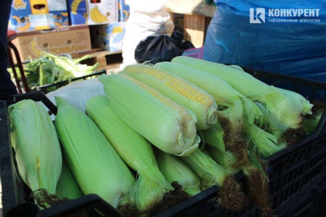 Скільки коштують літні фрукти та кукурудза у Луцьку