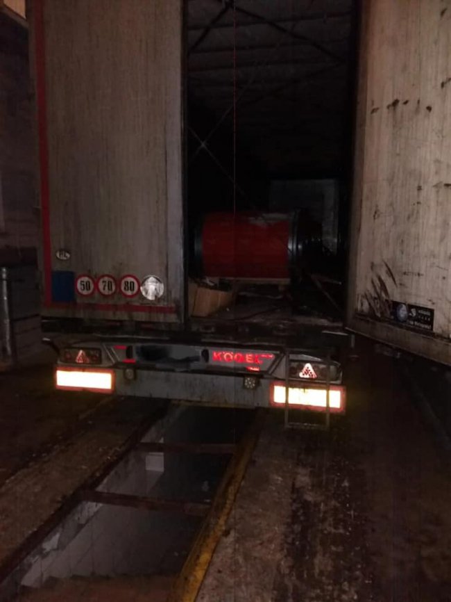 Через «Ягодин» намагалися провезти незадекларований одяг та взуття на суму майже 100 тисяч гривень. ФОТО