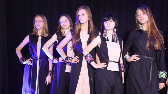 Студенти фахового коледжу у Луцьку представили три колекції одягу