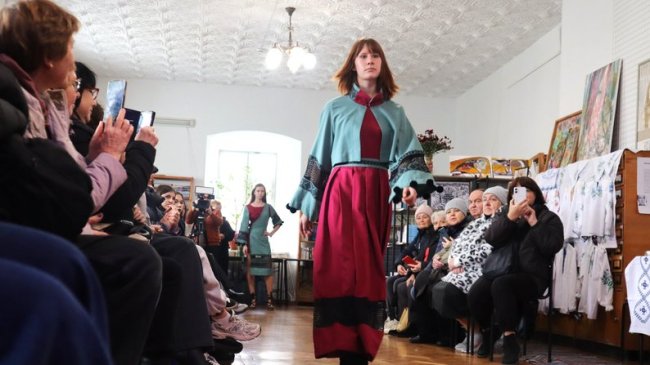 Студенти фахового коледжу у Луцьку представили три колекції одягу