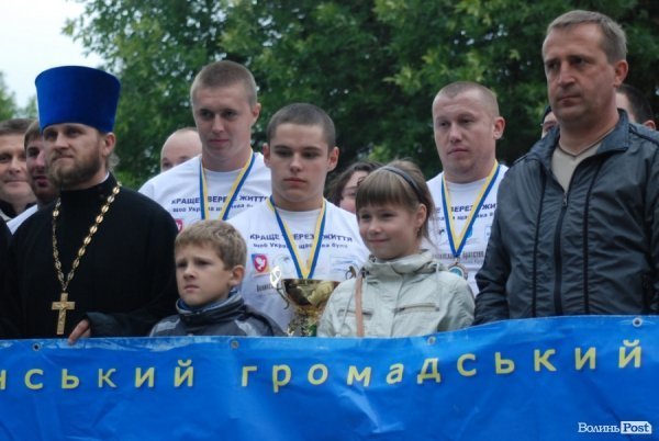 Як у Луцьку змагалися силачі. ФОТО