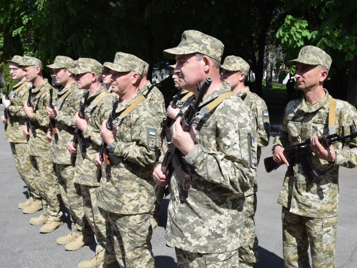 У Луцьку склали військову присягу новобранці-прикордонники. ФОТО