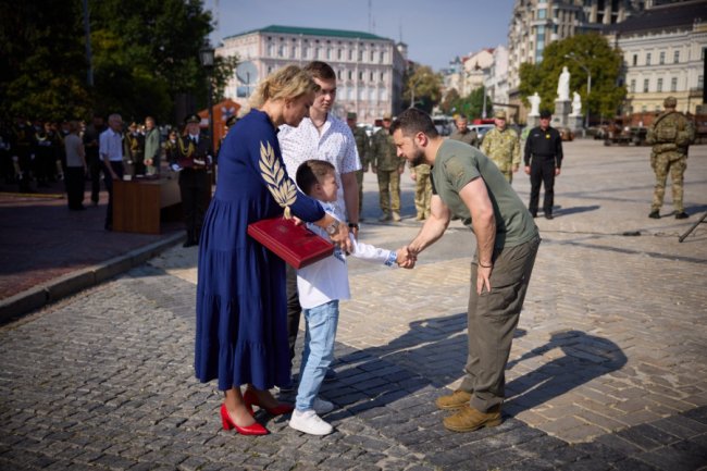 Президент вручив «Золоту Зірку» Героя України родині полеглого волинянина Сергія Сучкова