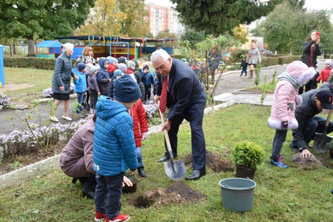 Луцькі дошкільнята перевтілились у козаків. ФОТО