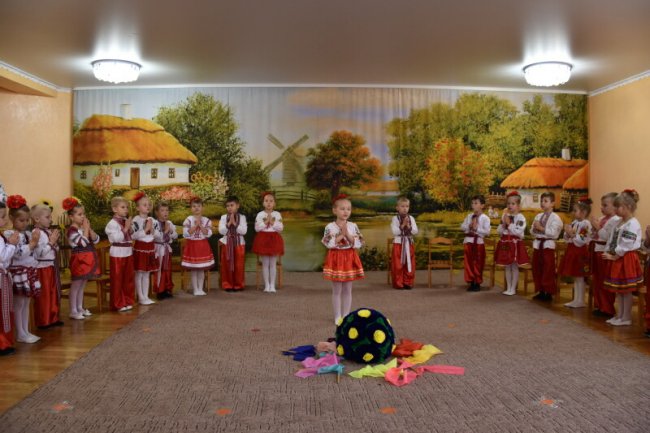 Луцькі дошкільнята перевтілились у козаків. ФОТО