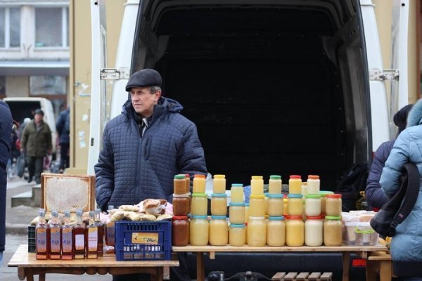 Мед, ялинки, кролі: як ярмаркували у Володимирі