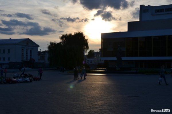 До Дня міста. Вечірній Луцьк. ФОТО