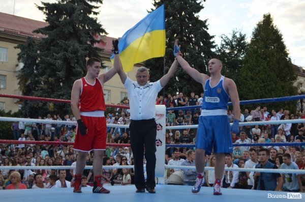 Кров'ю і потом: як у Луцьку билися за перемогу в боксі. ФОТОРЕПОРТАЖ