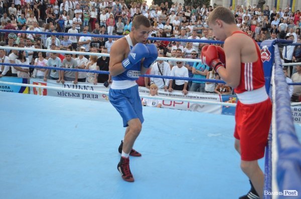 Кров'ю і потом: як у Луцьку билися за перемогу в боксі. ФОТОРЕПОРТАЖ