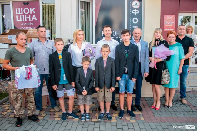 Діти загиблих воїнів отримали вишивані подарунки. ФОТО