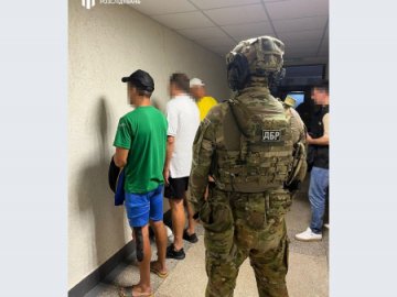 Родичів керівництва Франківська прилаштували у військкомати, щоб ті байдикували за зарплату, – ДБР