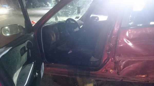 У Володимирі автомобіль не проїхав крізь стовп. ФОТО