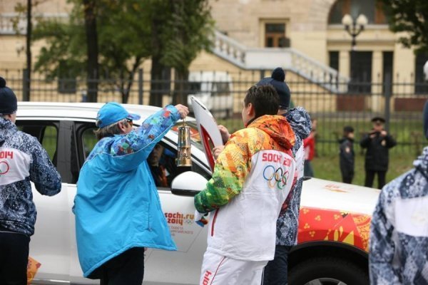 Пригоди факела в Москві: Олімпійський вогонь учетверте згас. ФОТО. ВІДЕО
