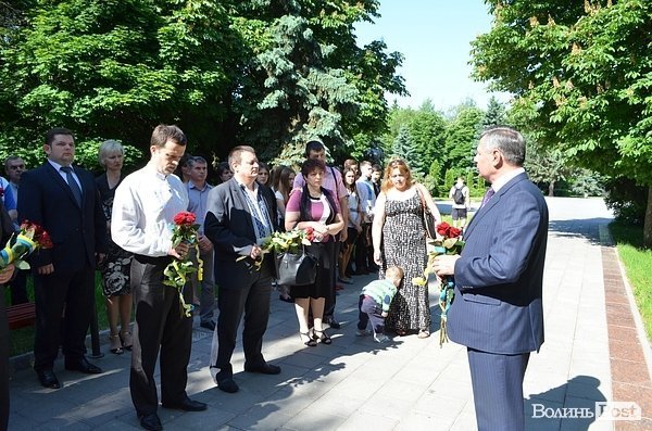 У Луцьку поклали квіти до могили Героя Майдану. ФОТО