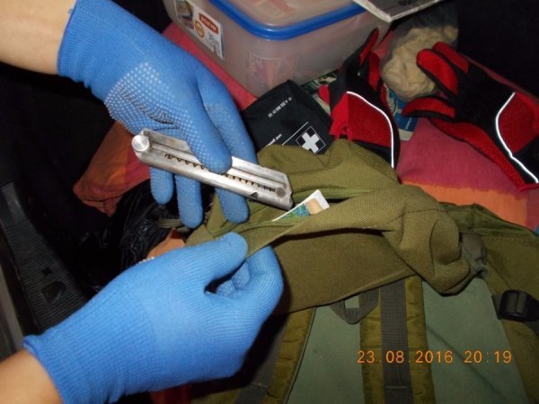 Луцькі прикордонники вилучили у німця предмети військового призначення часів Другої Світової війни. ФОТО