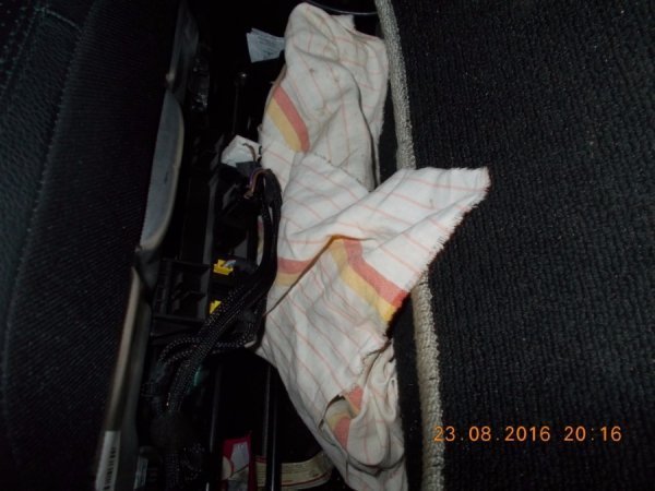 Луцькі прикордонники вилучили у німця предмети військового призначення часів Другої Світової війни. ФОТО