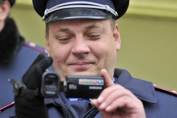 «Сидячий» пікет під прокуратурою Волині. ФОТО