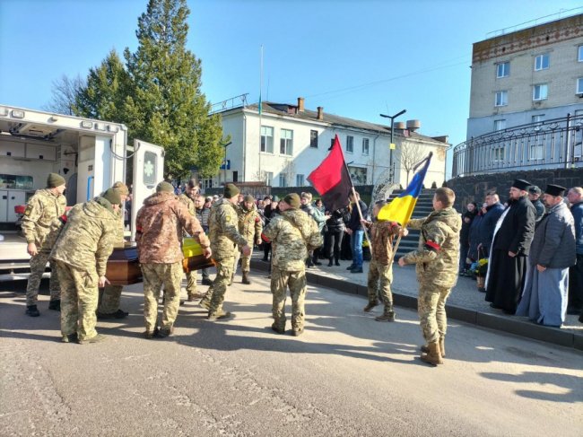 Волиняни провели в останню путь Героя Олександра Ханова