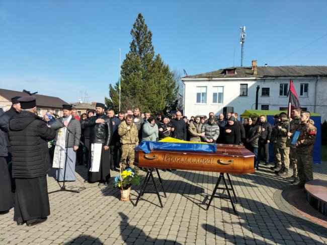 Волиняни провели в останню путь Героя Олександра Ханова