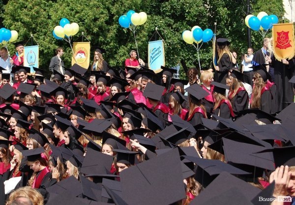 Як вручали дипломи магістрам Східноєвропейського університету. ФОТО