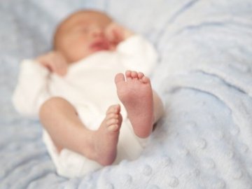 Вперше на Волині хвора на ВІЛ дівчина народила здорову дитину