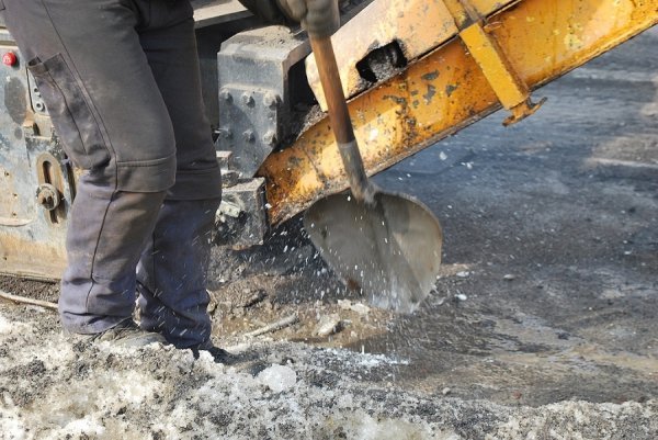 У Луцьку ремонтують дороги. ФОТО