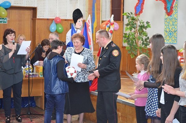 Діти показали, як бачать рятувальників. ФОТО