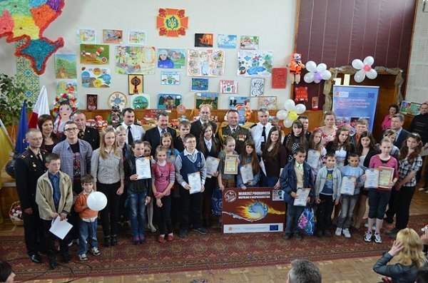 Діти показали, як бачать рятувальників. ФОТО