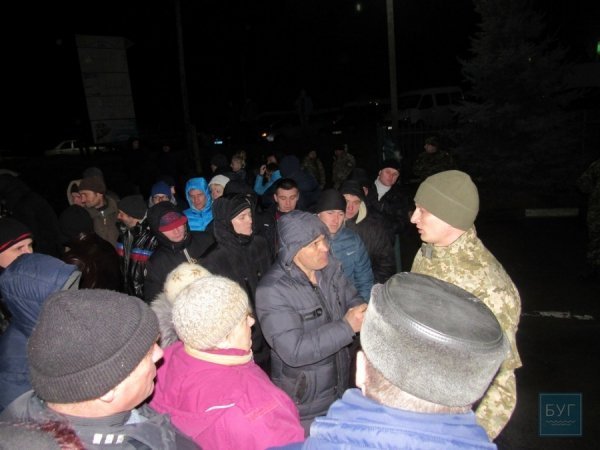 Незаконно затримали на митниці Устилуга двох демобілізованих учасників АТО. ФОТО. ВІДЕО