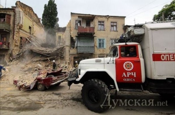 В Одесі обвалився будинок. ФОТО. ВІДЕО