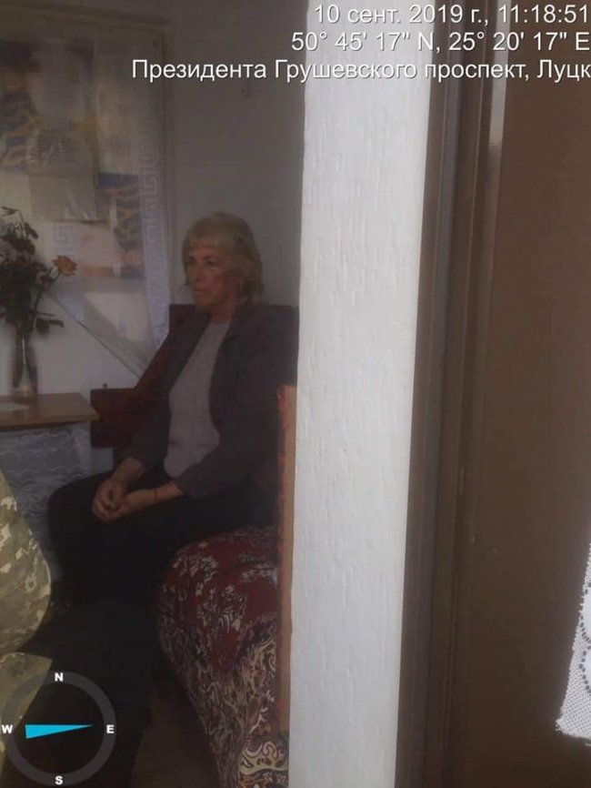 У Луцьку продавчиня квасу з-під прилавку торгувала сурогатом. ФОТО