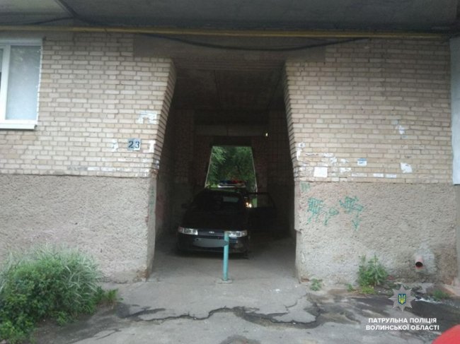 У Луцьку п'яний водій тікав від патрульних та протаранив авто: показали відео погоні