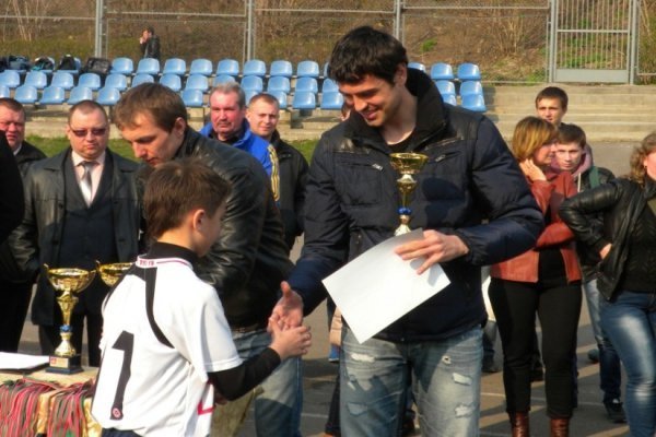 У Луцьку македонець нагородив юних «зірок» футболу. ФОТО