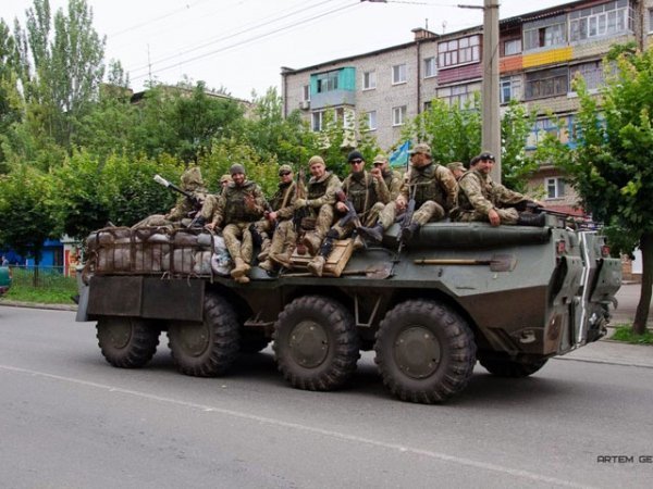 Парад військових у звільненому Краматорську. ФОТО. ВІДЕО