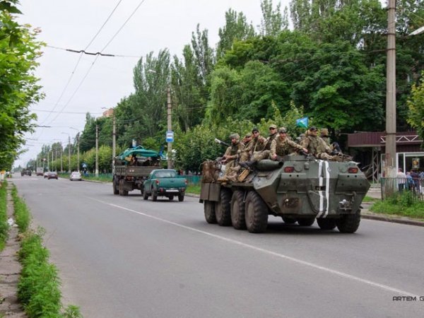 Парад військових у звільненому Краматорську. ФОТО. ВІДЕО