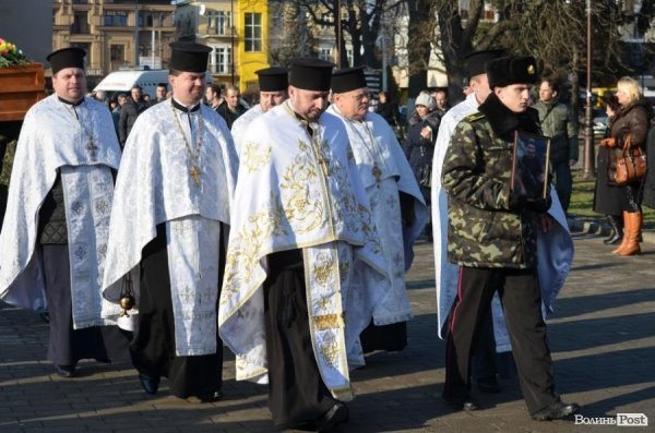 У Луцьку прощалися з бійцем 51-ої бригади. ФОТО. ВІДЕО