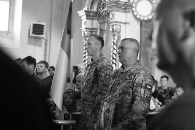 Лучани попрощалися із Героєм Романом Гаврилюком