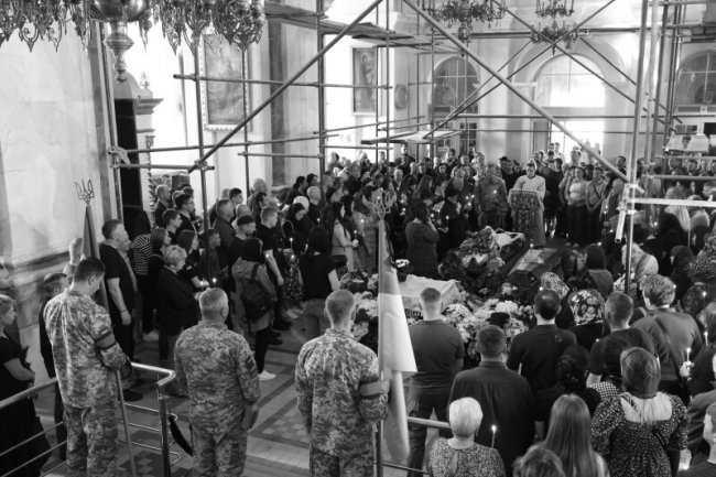 Лучани попрощалися із Героєм Романом Гаврилюком