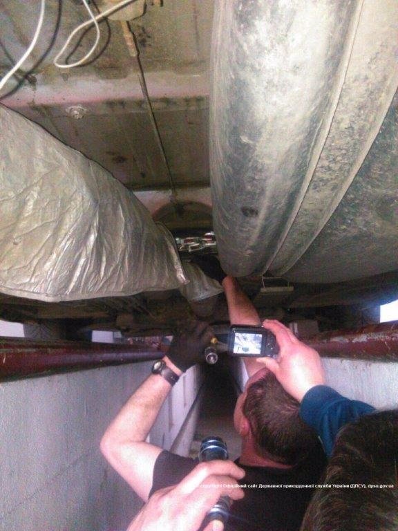 Волиняни намагалися перевезти через кордон 9 тисяч пачок сигарет. ФОТО. ВІДЕО