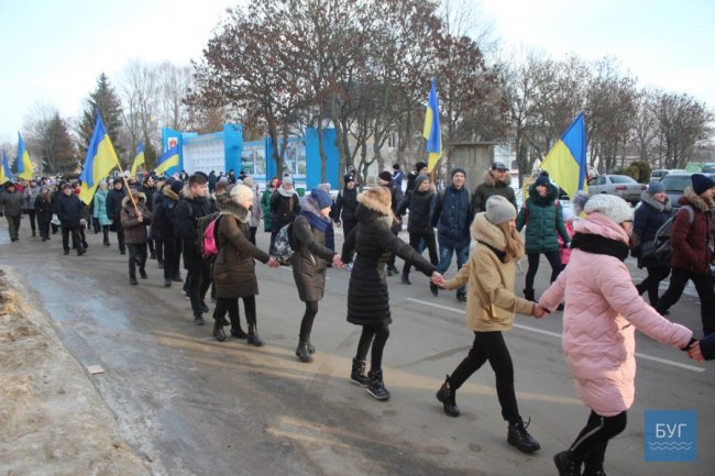 У Нововолинську мешканці утворили ланцюг єднання
