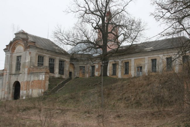 В Олиці відбулася толока навколо маєтку Радзивіллів. ФОТО