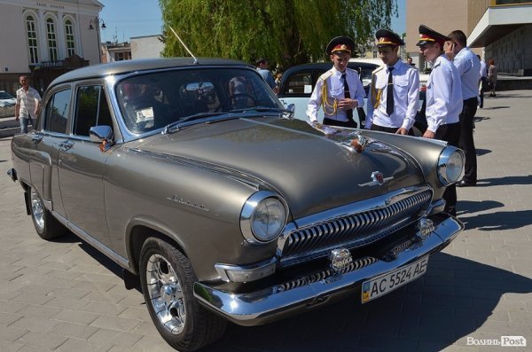 У Луцьку – виставка ретро-автомобілів. ФОТО
